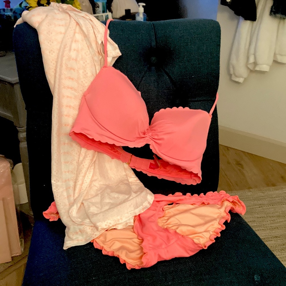Victoria Secret Bikini and Cover-up (32D/M) 👙